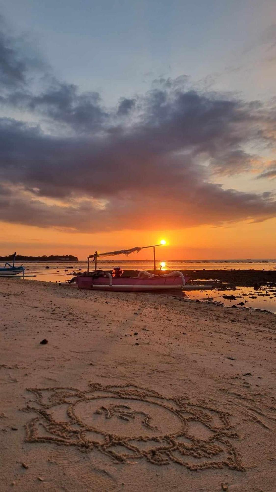 Uncle Hippie'S Dream Hostel Gili Meno Exterior foto
