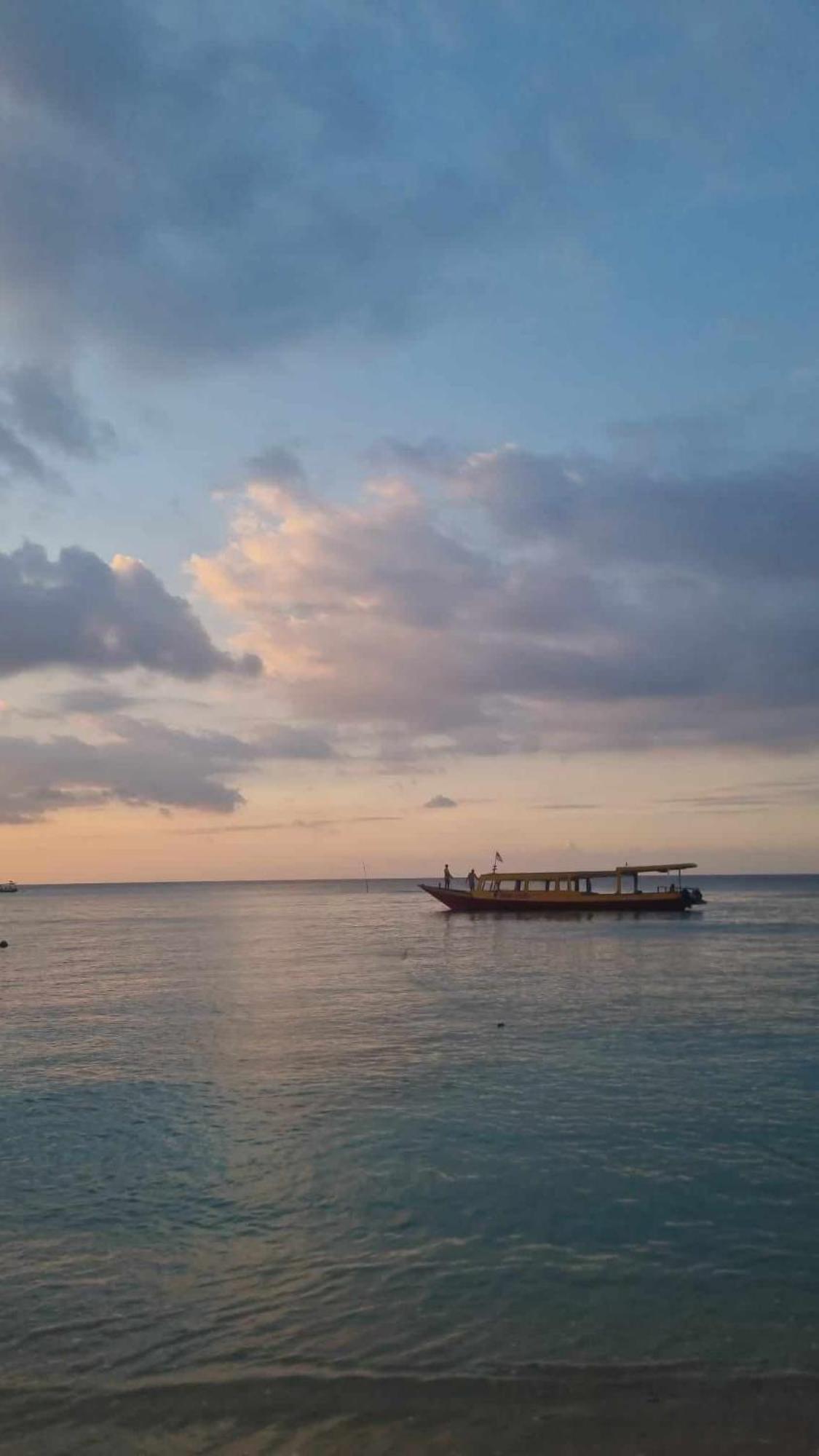 Uncle Hippie'S Dream Hostel Gili Meno Exterior foto